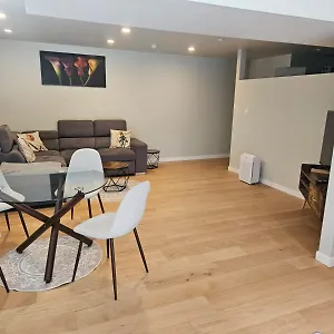 https://lovely-1-bedroom-suite-near-town.hotels-victoria.net